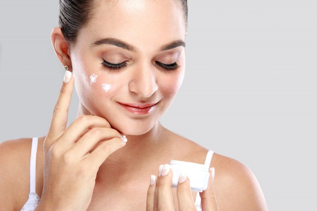 How to use moisturizer for dry skin in tamil