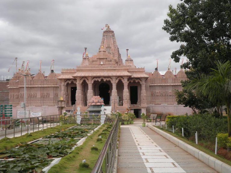 Parshwa Padmavathi Jain Temple in tamil