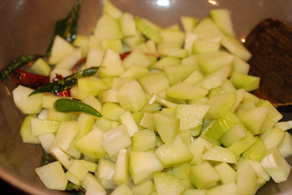  chow chow poriyal recipe in tamil