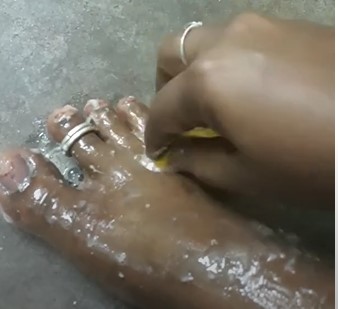  pedicure at home to remove tan in tamil
