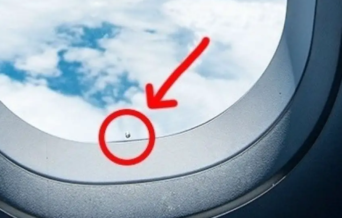 Why Are There Tiny Holes in Airplane Windows in Tamil