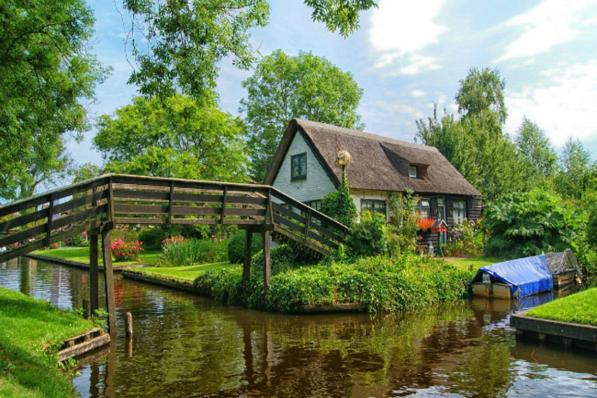 famous village in netherlands