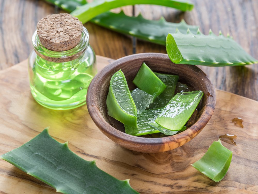 how to use aloe vera for pimples and dark spots in tamil