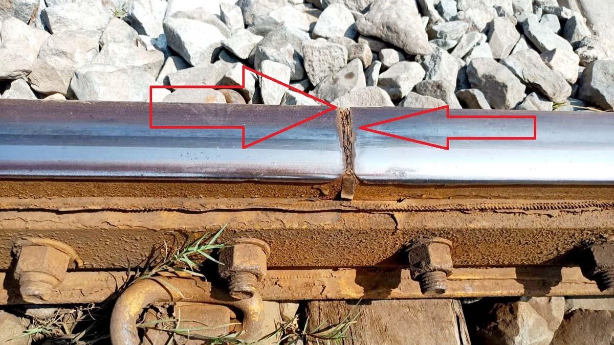 reason for the gap in the railway tracks