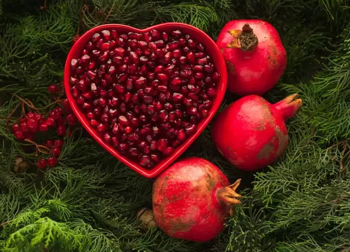 Pomegranate Health benefits in Tamil