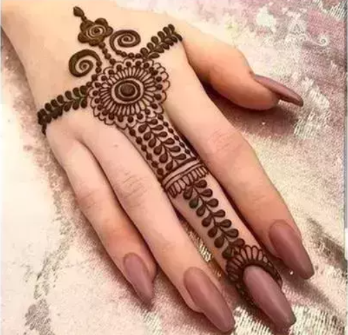 one finger mehndi design back hand