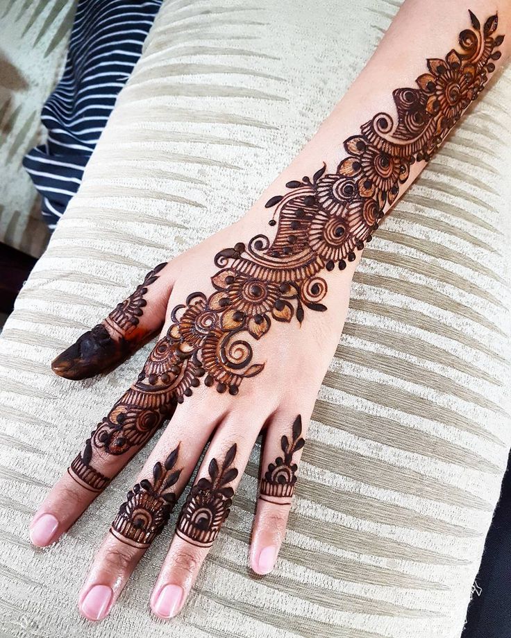 one finger mehndi design simple and beautiful